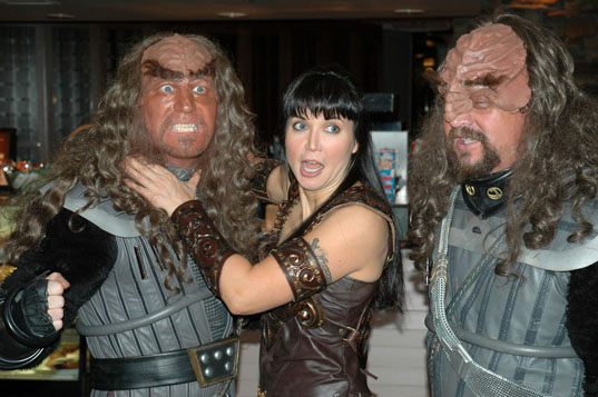 Naomi and da Klingons
